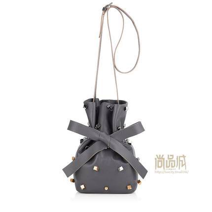 正品直邮jimmy choo周仰杰2016新款女包时尚真皮铆钉水桶包EVENBU 正品直邮jimmy choo周仰杰2016新款女包时尚真皮铆钉水桶包EVENBU