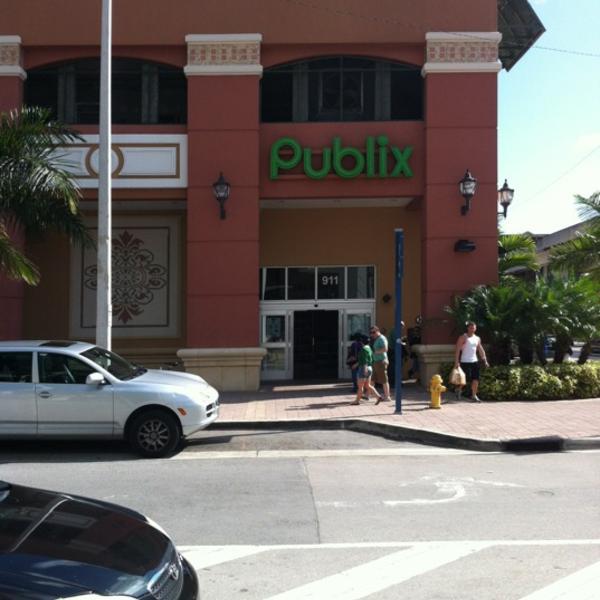 Publix超市迈阿密店 佛罗里达州迈阿密玛丽·布里克尔村第一大道西南路911号