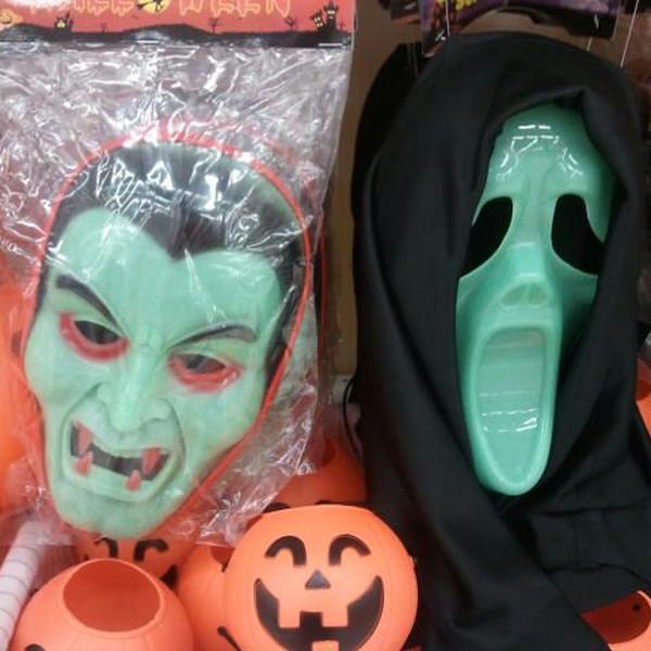 Photo taken at 이마트 (E-mart) by Joo h. on 10/10/2011