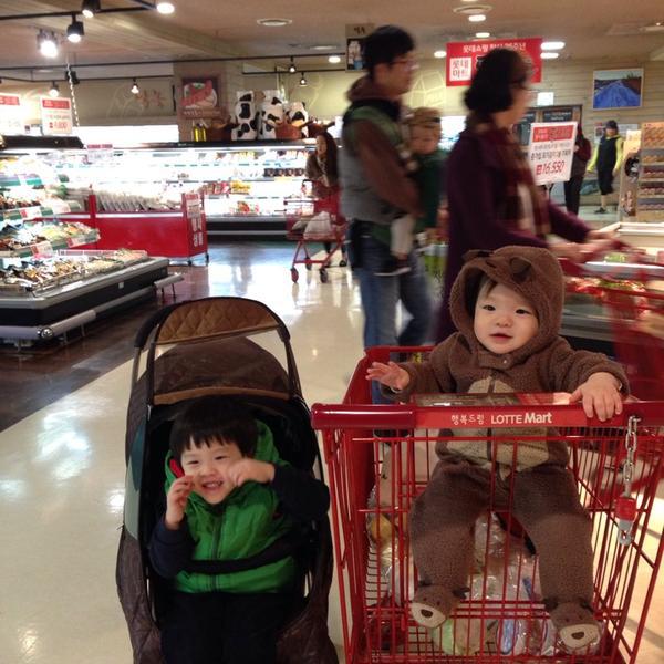 Photo taken at 롯데마트 (LOTTE Mart) by Soeun J. on 11/11/2014