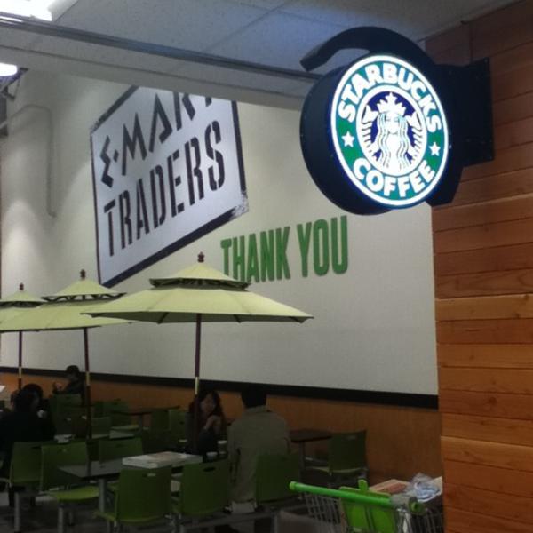 Photo taken at 이마트 트레이더스 (E-mart Traders) by Dohoon K. on 4/10/2011-京畿道龙仁兴区2457易买得超市 Photo taken at 이마트 트레이더스 (E-mart Traders) by Dohoon K. on 4/10/2011