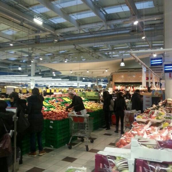 Photo taken at Coop by Giuseppe A. on 12/23/2012-意大利托斯卡纳普拉托阿尔普莱亚迪街11-13 Photo taken at Coop by Giuseppe A. on 12/23/2012