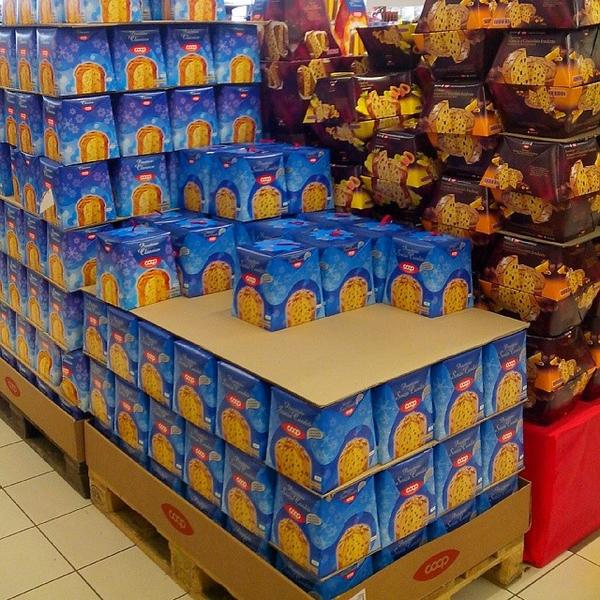 Photo taken at Coop by Paolo G. on 11/9/2013-意大利托斯卡纳普拉托阿尔普莱亚迪街11-13 Photo taken at Coop by Paolo G. on 11/9/2013