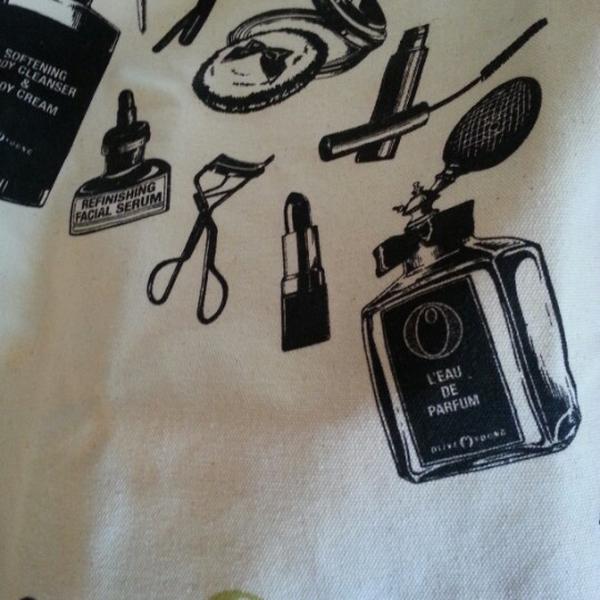 Photo taken at OLIVE YOUNG by Mabel on 12/24/2012-首尔钟路区世宗路161号 OliveYoung美妆店 Photo taken at OLIVE YOUNG by Mabel on 12/24/2012