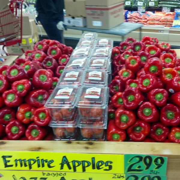 Photo taken at Trader Joe's by Nick A. on 3/22/2014-美国马萨诸塞州弗雷明汉伍斯特路659 Photo taken at Trader Joe's by Nick A. on 3/22/2014