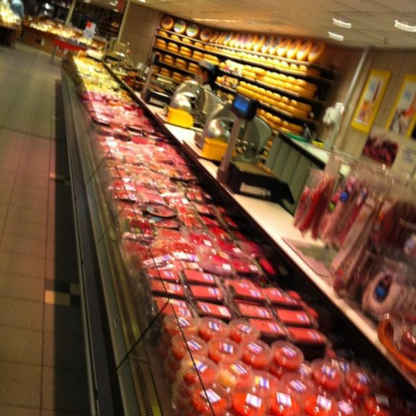 Photo taken at Albert Heijn by Telecomlijn.nl / 010-7440822 C. on 6/5/2012-荷兰南荷兰省鹿特丹米亚万埃及佩伦广场89号 Photo taken at Albert Heijn by Telecomlijn.nl / 010-7440822 C. on 6/5/2012