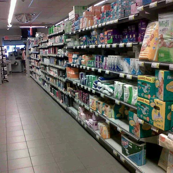 Photo taken at Proxy Delhaize by Arzu A. on 8/19/2012