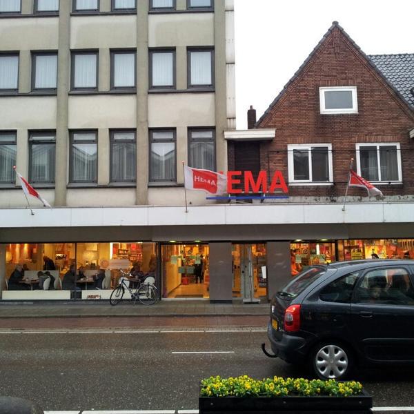 Photo taken at HEMA by Hans d. on 4/26/2013-荷兰北布拉班特省范肯斯沃德安多芬路22号 Photo taken at HEMA by Hans d. on 4/26/2013