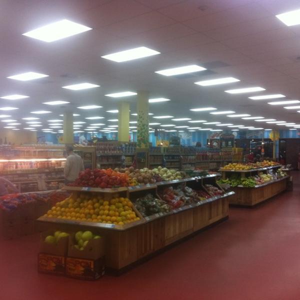 Photo taken at Trader Joe's by Andrew K. S. on 1/30/2011-佐治亚州亚特兰大梦露博士东北931(在第八街东北) Photo taken at Trader Joe's by Andrew K. S. on 1/30/2011