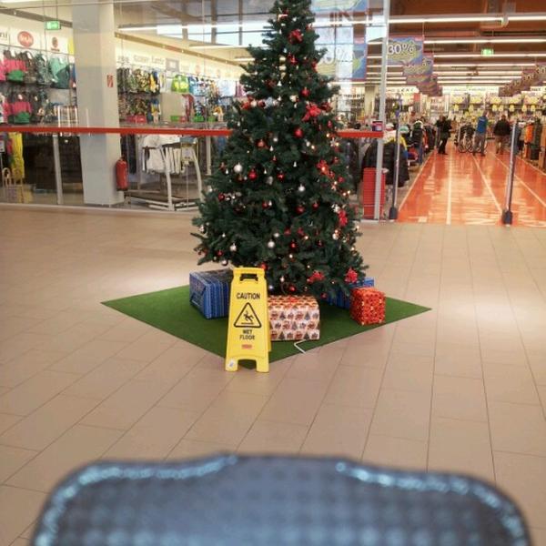 Photo taken at INTERSPAR by Heinrich H. on 12/12/2012-奥地利克恩顿州克拉根福 Photo taken at INTERSPAR by Heinrich H. on 12/12/2012