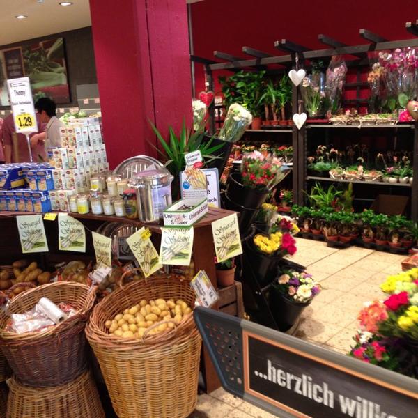 Photo taken at Edeka Kempken by Axel R. on 6/15/2013-德国北莱茵威斯特法伦州克雷费尔德咖和灵思福德12 Photo taken at Edeka Kempken by Axel R. on 6/15/2013