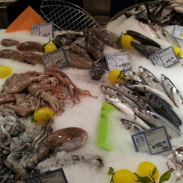 Photo taken at Auchan by Alessandro F. on 2/1/2014-意大利伦巴第马扎诺阿尔西德加斯派瑞路6 Photo taken at Auchan by Alessandro F. on 2/1/2014