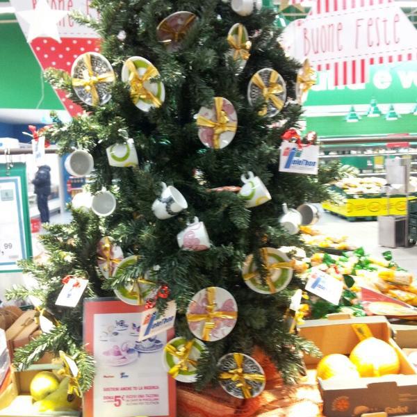 Photo taken at Auchan by Alessandro F. on 11/23/2013-意大利伦巴第马扎诺阿尔西德加斯派瑞路6 Photo taken at Auchan by Alessandro F. on 11/23/2013