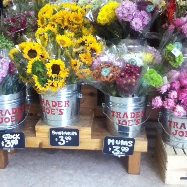 Photo taken at Trader Joe's by Sandy M. on 6/26/2013-奥勒冈 希尔斯伯勒净重185大道2285(在西北长青路) Photo taken at Trader Joe's by Sandy M. on 6/26/2013