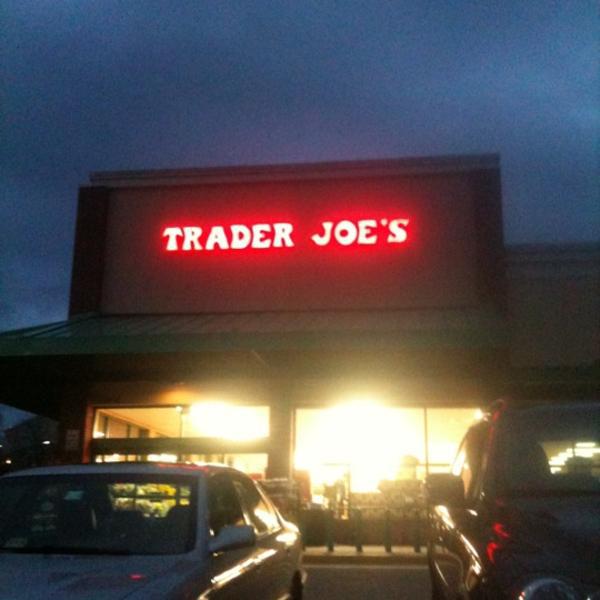 Photo taken at Trader Joe's by Scott H. on 3/24/2011-美国弗吉尼亚州莱斯顿拜伦卡梅隆大道11985 Photo taken at Trader Joe's by Scott H. on 3/24/2011