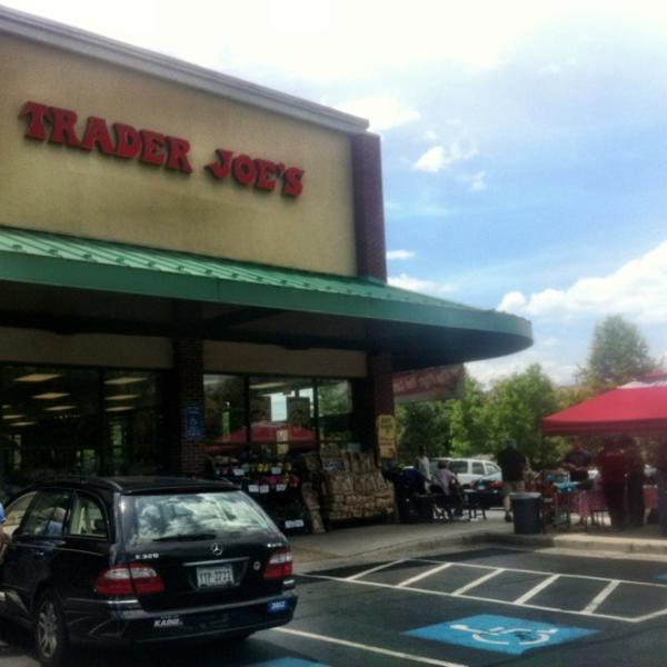 Photo taken at Trader Joe's by Elle B. on 6/16/2012-美国弗吉尼亚州莱斯顿拜伦卡梅隆大道11985 Photo taken at Trader Joe's by Elle B. on 6/16/2012