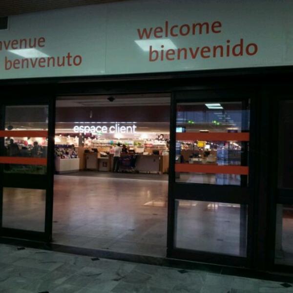 Photo taken at Carrefour by Badrouu B. on 5/31/2012-法国诺尔省尼斯迪格尼路 Photo taken at Carrefour by Badrouu B. on 5/31/2012