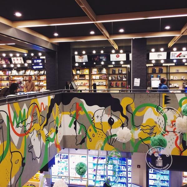 Photo taken at 올리브영 (OLIVE YOUNG) Lifestyle Experience Center by n͞͞u͞͞1t͞͞ on 11/13/2013-首尔特别市中区明洞53号总店OliveYoung美妆店 Photo taken at 올리브영 (OLIVE YOUNG) Lifestyle Experience Center by n͞͞u͞͞1t͞͞ on 11/13/2013