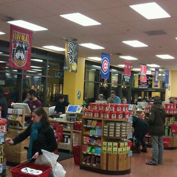 Photo taken at Trader Joe's by Richard S. on 11/30/2011-伊利诺州芝加哥市戴弗西园路667号 Photo taken at Trader Joe's by Richard S. on 11/30/2011