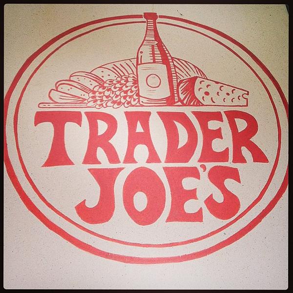 Photo taken at Trader Joe's by Bill P. on 6/11/2013-伊利诺州芝加哥市戴弗西园路667号 Photo taken at Trader Joe's by Bill P. on 6/11/2013