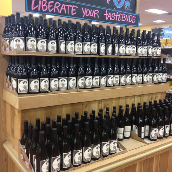 Photo taken at Trader Joe's by Zach R. on 2/12/2013-伊利诺州芝加哥市戴弗西园路667号 Photo taken at Trader Joe's by Zach R. on 2/12/2013