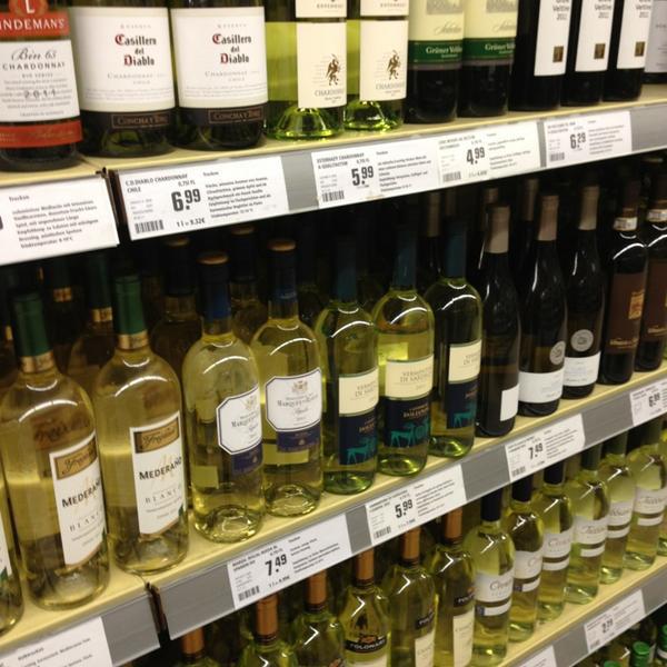 Photo taken at REWE by Tomas K. on 2/13/2013-德国汉堡巴纳大道44 Photo taken at REWE by Tomas K. on 2/13/2013