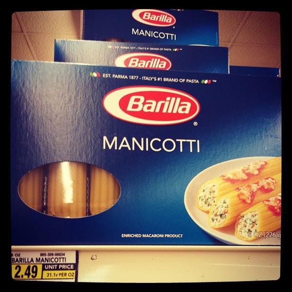 Photo taken at Whole Foods Market by Denis O. on 10/16/2013-伊利诺 埃文斯顿芝加哥大道1640(在教堂) Photo taken at Whole Foods Market by Denis O. on 10/16/2013