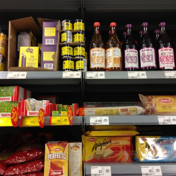 Photo taken at ASDA by Manechka K. on 1/23/2013-英国伦敦四十小巷 Photo taken at ASDA by Manechka K. on 1/23/2013
