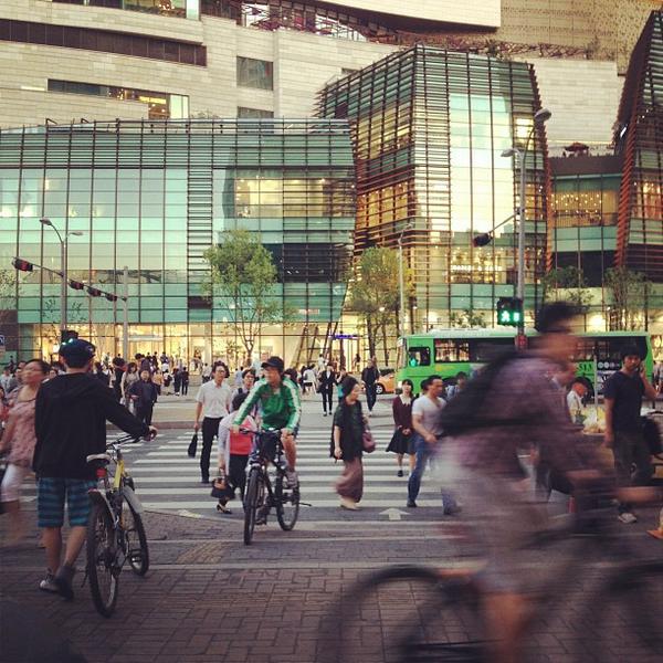 Photo taken at 홈플러스 (Home plus) by Pengxuan L. on 5/23/2012-首尔市九老区京仁路661号(新道林店) Photo taken at 홈플러스 (Home plus) by Pengxuan L. on 5/23/2012