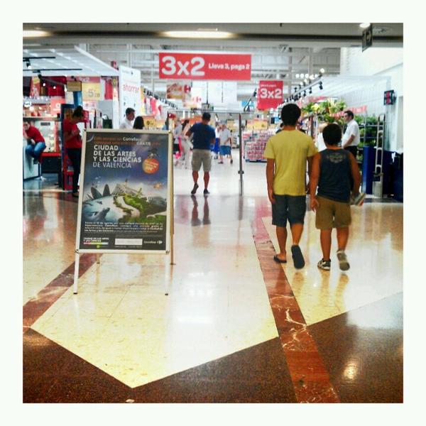 Photo taken at Carrefour Alfafar by Christian G. on 8/4/2012-西班牙巴伦西亚阿尔法法尔拉阿布费拉大道 Photo taken at Carrefour Alfafar by Christian G. on 8/4/2012