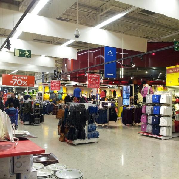 Photo taken at Carrefour Alfafar by Sergio G. on 12/27/2014-西班牙巴伦西亚阿尔法法尔拉阿布费拉大道 Photo taken at Carrefour Alfafar by Sergio G. on 12/27/2014