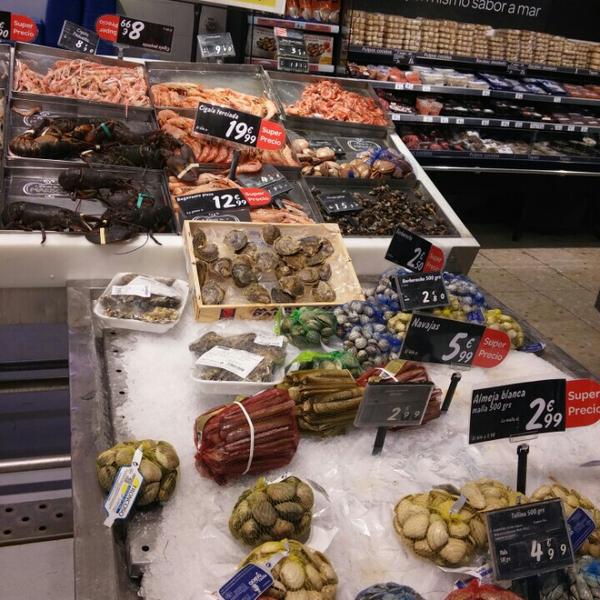 Photo taken at Carrefour Alfafar by Nastja S. on 4/30/2015-西班牙巴伦西亚阿尔法法尔拉阿布费拉大道 Photo taken at Carrefour Alfafar by Nastja S. on 4/30/2015
