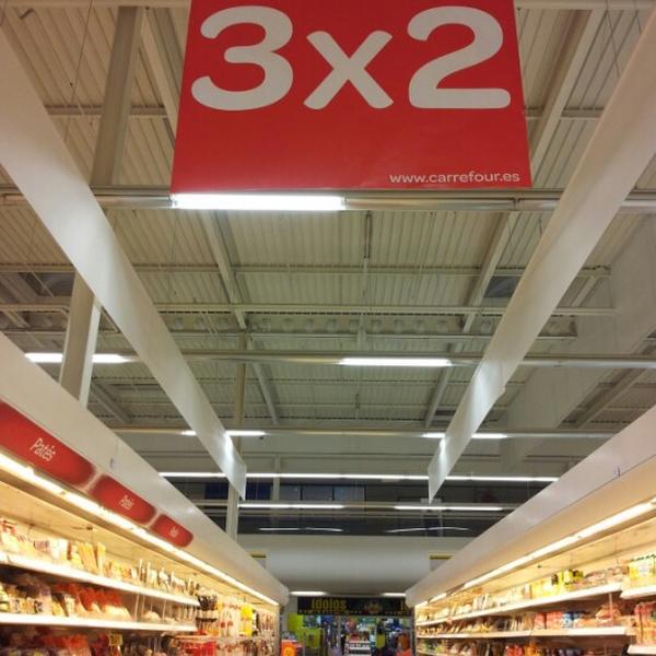Photo taken at Carrefour Alfafar by Pedro N. on 12/11/2012-西班牙巴伦西亚阿尔法法尔拉阿布费拉大道 Photo taken at Carrefour Alfafar by Pedro N. on 12/11/2012