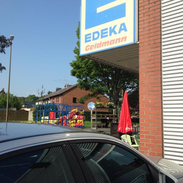 Photo taken at Edeka by Марина Б. on 6/2/2014