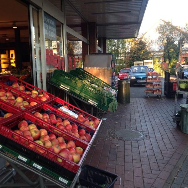 Photo taken at Edeka by Марина Б. on 9/11/2014