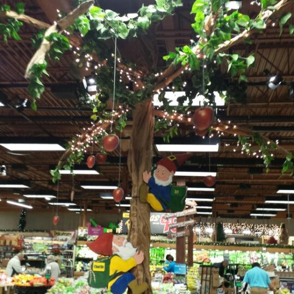 Photo taken at Wegmans by Cadyde on 12/20/2014-美国纽约州罗彻斯特莱尔大道2301 Photo taken at Wegmans by Cadyde on 12/20/2014