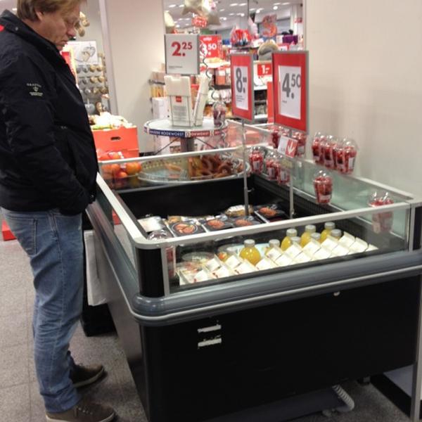 Photo taken at HEMA by Estella H. on 11/10/2012-荷兰南荷兰省鹿特丹斯特瑞克辛格69号 Photo taken at HEMA by Estella H. on 11/10/2012