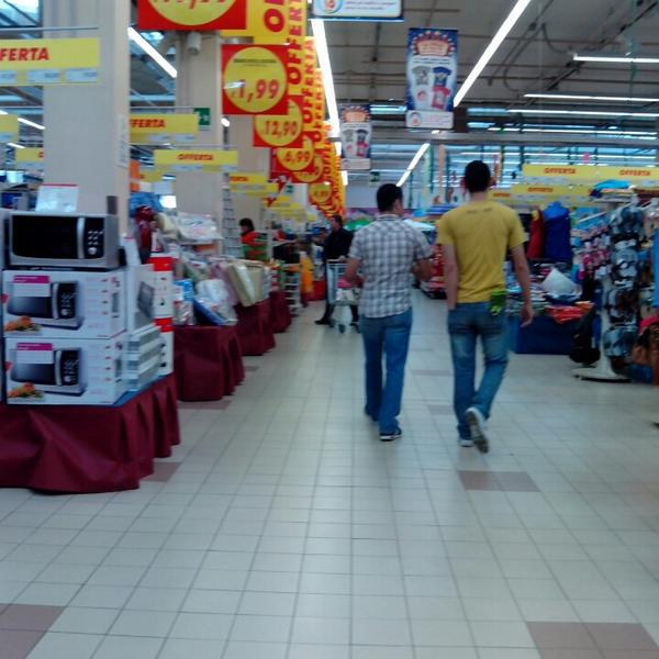 Photo taken at Auchan Casal Bertone by Gaetano M. on 5/26/2013-意大利拉齐奥罗马阿尔贝托波利奥大街50 Photo taken at Auchan Casal Bertone by Gaetano M. on 5/26/2013