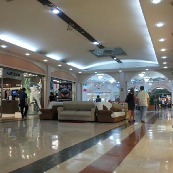 Photo taken at Auchan Casal Bertone by Francesco G. on 6/10/2012-意大利拉齐奥罗马阿尔贝托波利奥大街50 Photo taken at Auchan Casal Bertone by Francesco G. on 6/10/2012