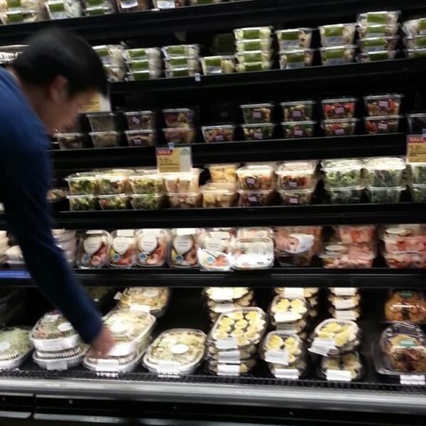 Photo taken at Whole Foods Market by grasyahmiya on 2/16/2013-德克萨斯州舒格兰市西南高速路15900号 Photo taken at Whole Foods Market by grasyahmiya on 2/16/2013