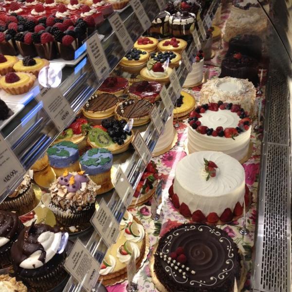 Photo taken at Whole Foods Market by Jewel R. on 4/22/2012-奥勒冈波特兰东北15大道3535(在弗里蒙特街道) Photo taken at Whole Foods Market by Jewel R. on 4/22/2012