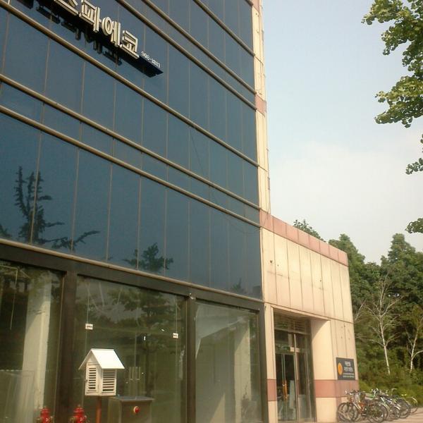 Photo taken at 이마트 (e-mart) by 종민 김. on 6/24/2013-京畿道高阳市义山区1124易买得超市 Photo taken at 이마트 (e-mart) by 종민 김. on 6/24/2013