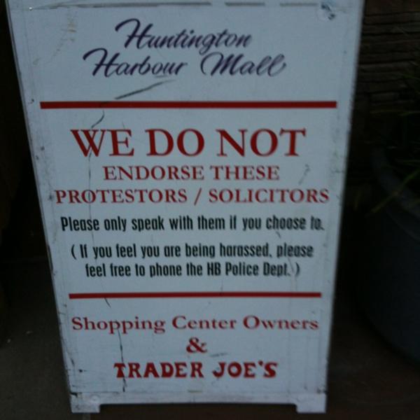 Photo taken at Trader Joe's by Andy B. on 4/1/2012-美国加利福尼亚州亨廷顿比奇阿尔冈金街16821 Photo taken at Trader Joe's by Andy B. on 4/1/2012