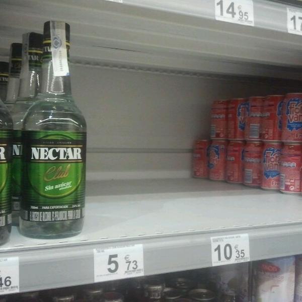 Photo taken at Carrefour Alfafar by Diego A. on 12/24/2012-西班牙巴伦西亚阿尔法法尔拉阿布费拉大道 Photo taken at Carrefour Alfafar by Diego A. on 12/24/2012