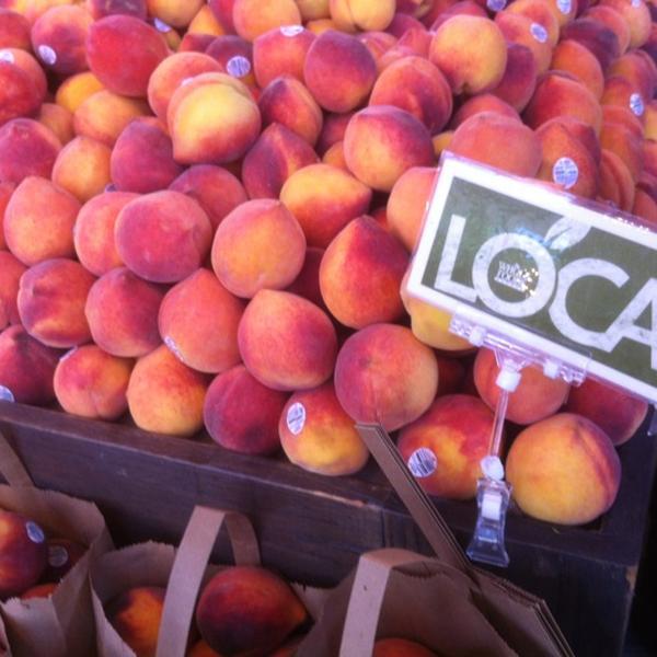 Photo taken at Whole Foods Market by Angela H. on 7/6/2012-佐治亚州亚特兰大市百步码头路西北(在安德鲁斯西北)77 Photo taken at Whole Foods Market by Angela H. on 7/6/2012