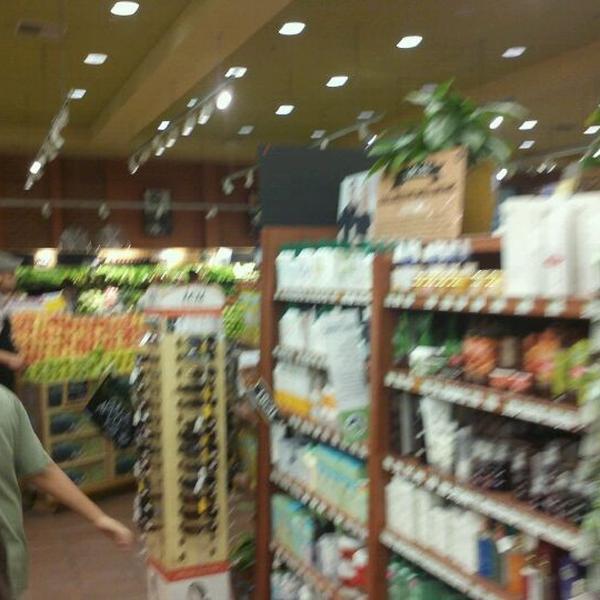 Photo taken at Whole Foods Market by Jayfish G. on 9/15/2011-美国加利福尼亚州格伦代尔格伦代尔大道北331 Photo taken at Whole Foods Market by Jayfish G. on 9/15/2011