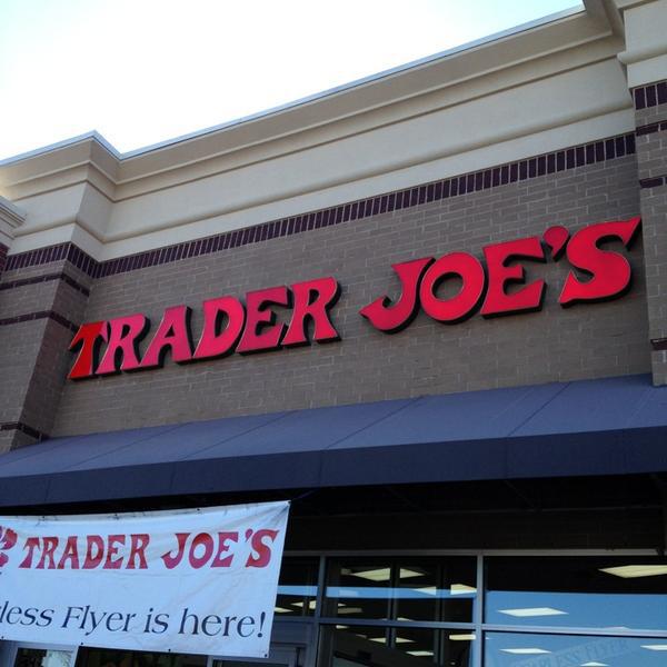 Photo taken at Trader Joe's by Angela L. on 2/15/2013-弗吉尼亚州格伦 - 阿伦褐砂石大道11331 Photo taken at Trader Joe's by Angela L. on 2/15/2013