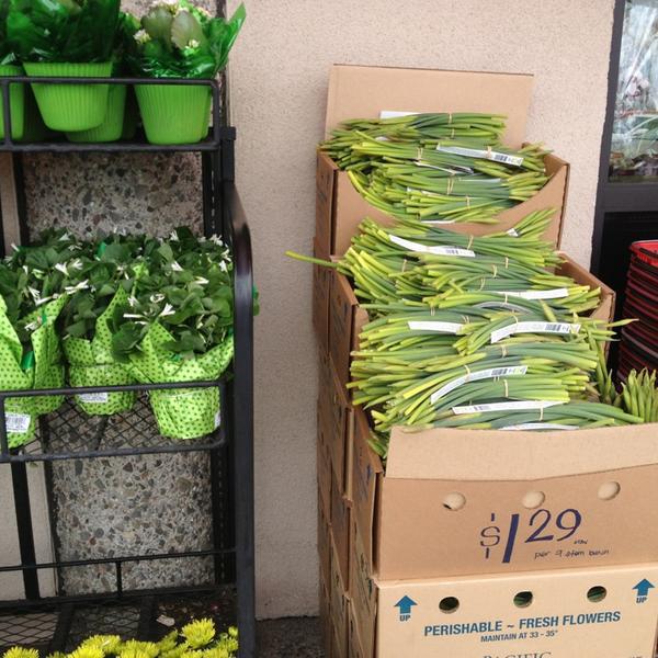 Photo taken at Trader Joe's by TVToni on 3/7/2013-美国加利福尼亚州长滩太平洋海岸高速公路东6451 Photo taken at Trader Joe's by TVToni on 3/7/2013