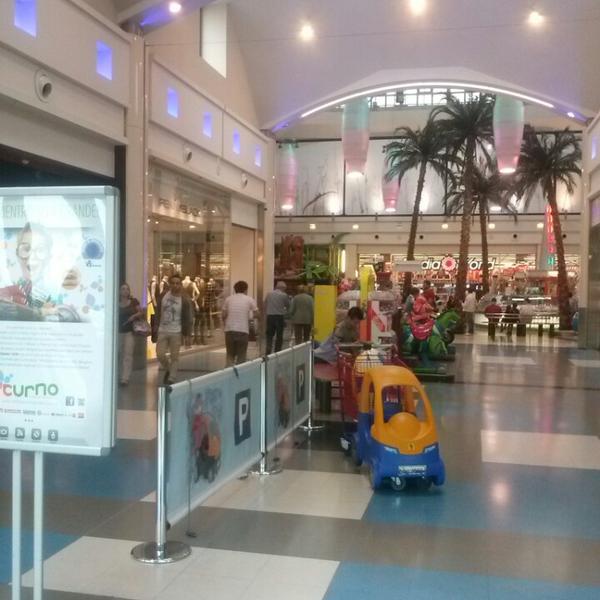 Auchan 意大利伦巴第库尔诺商业中心