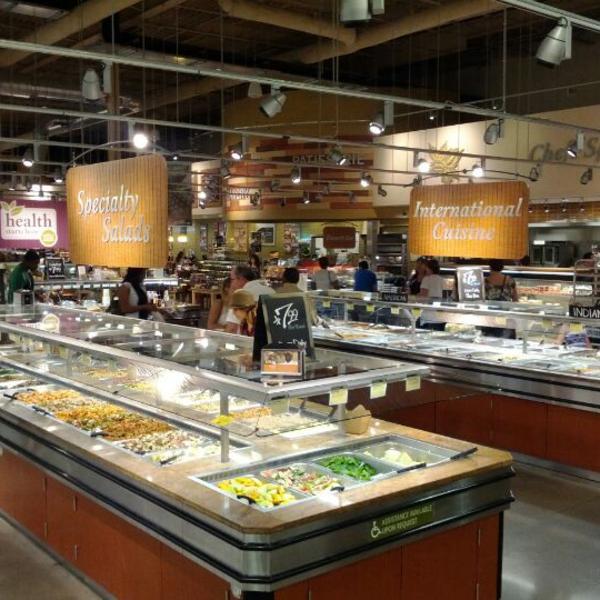 Photo taken at Whole Foods Market by Jesper R. on 4/29/2012-美国佛罗里达州奥兰多土耳其湖路8003(位于沙湖路) Photo taken at Whole Foods Market by Jesper R. on 4/29/2012